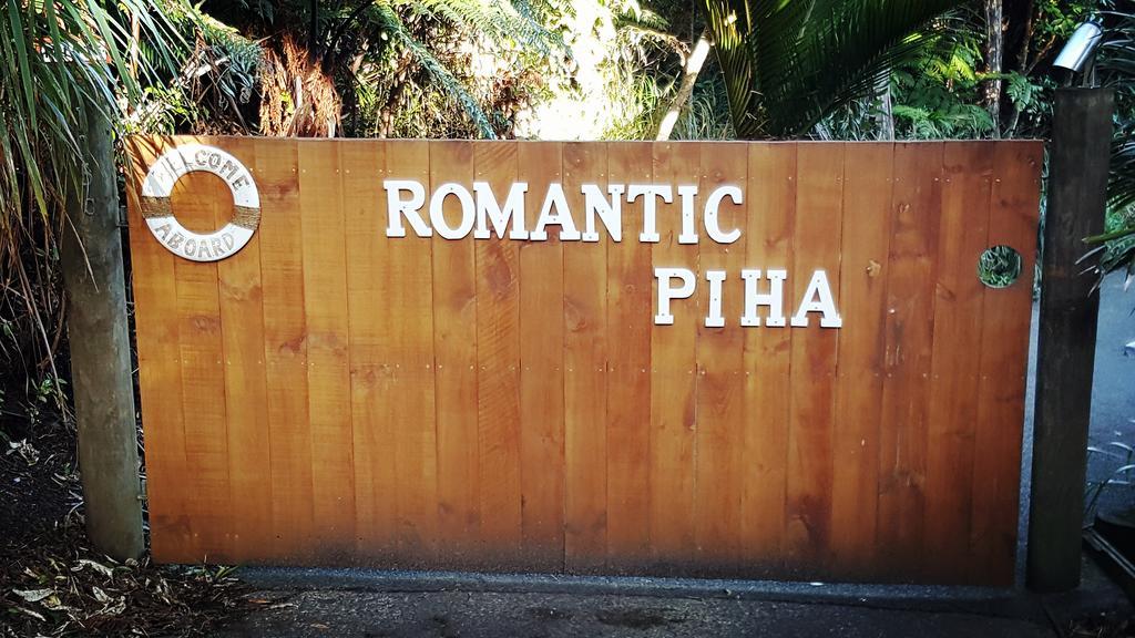 Romantic Piha Luaran gambar